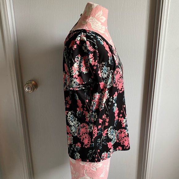 Black Floral Top - Picture 4 of 7